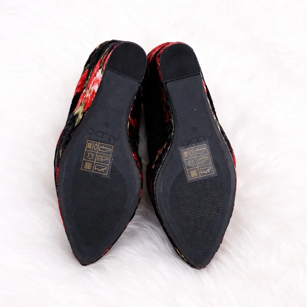 Aldo Floral Velvet Platform Wedges Floral Black Rose Print Size 8 NEW
